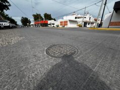 Registran alrededor de 45 tapas de alcantarillas faltantes en Los Mochis El alcalde Antonio Menéndez de Llano exhortó a la ciudadanía y a compradores de fierro viejo a evitar el robo y comercialización de tapas de drenaje, por el riesgo que representan y el daño al erario.