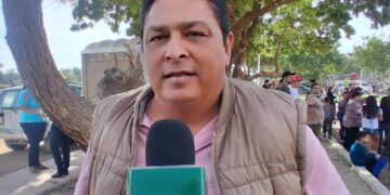 La dependencia informó que acatará lo que determine la Comisión de Gobernación y que, hasta ahora, no existe instrucción formal para separar del cargo al trabajador señalado, quien continúa en funciones.
