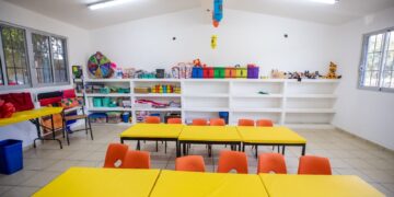 Con una inversión de más de más de 500 mil pesos el Ayuntamiento rehabilitó dos aulas del plantel beneficiando a 82 alumnos con espacios más seguros y funcionales.