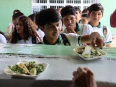 Más de 30 mil desayunos se brindaron a jóvenes estudiantes en 2025: SEBIDES Sinaloa La estrategia busca reducir la deserción escolar y continuará en 2026 con posibilidad de ampliar su cobertura.