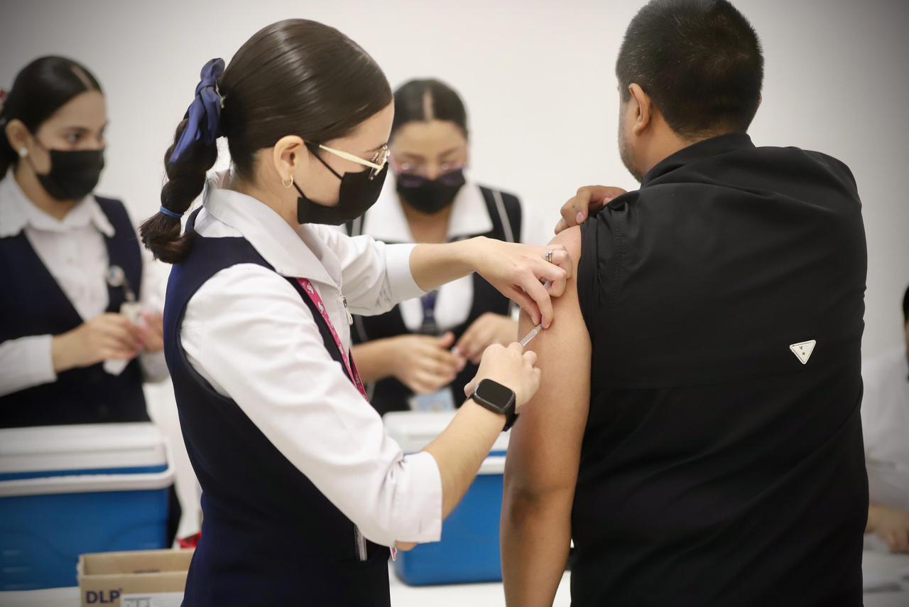 SINALOA VACUNAS 16 FEBRERO El operativo contó con la coordinación de diversas instituciones públicas para atender a población infantil, adultos sin comprobante de vacunación y personal médico.
