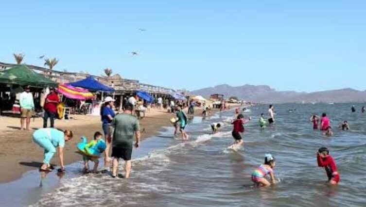 AHOME SEGURIDAD 09 MARZO La medida busca evitar accidentes en zonas de alta convivencia familiar, donde el mal uso de estas unidades ha generado riesgos en años anteriores. 🏖️🚫🏎️🚨👨👩👧👦✅ Autoridades municipales analizan la posibilidad de restringir el acceso de cuatrimotos y vehículos tipo racer en la playa de El Maviri, especialmente durante el periodo vacacional de Semana Santa, informó el director de Tránsito Municipal en Ahome, Geovanny Villegas Achoi.