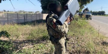 Gracias al uso de fusiles inhibidores de señal, las autoridades lograron derribar y asegurar los artefactos, presuntamente utilizados por el crimen organizado para labores de vigilancia.