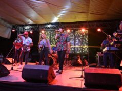 Reconocen a artistas en tradicional Noche Bohemia de playa El Jito