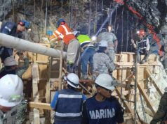 Continúan labores de búsqueda en mina Santa Fe con trabajos simultáneos en bocaminas El Batallón de Emergencias de la SEDENA refuerza la seguridad con apoyo de binomios caninos en la revisión del material extraído.