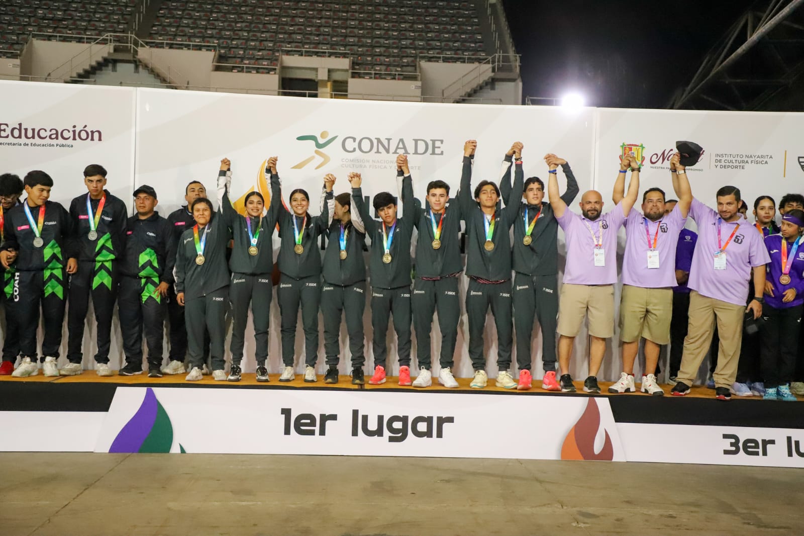 SINALOA DEPORTE 21 ABRIL La delegación sinaloense consolidó su dominio en Tepic, Nayarit, al lograr el tricampeonato nacional en la categoría Juvenil Menor Mixto tras vencer a Coahuila (5-1 y 8-1). Por su parte, la categoría Juvenil Mayor Mixto obtuvo la medalla de plata en una cerrada final contra Chihuahua.