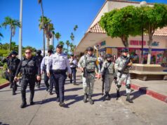 Cerca de 500 elementos atendieron incendio en plaza en Los Mochis Gracias a una estrategia conjunta y el apoyo ciudadano con víveres, los cuerpos de emergencia lograron el rescate de lesionados y el control del siniestro, demostrando una fuerza operativa sin precedentes.