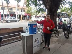 Instalan módulos de suero gratuito en el Centro de Los Mochis Aunque la afluencia es moderada, los módulos permanecerán activos durante toda la temporada estival para proteger la salud de los ciudadanos y visitantes.