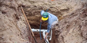 El alcalde Antonio Menéndez de Llano reportó la conclusión de una primera etapa de 10 kilómetros de desmonte y limpieza en el Dren Juárez, bajo la certificación de CONAGUA.
