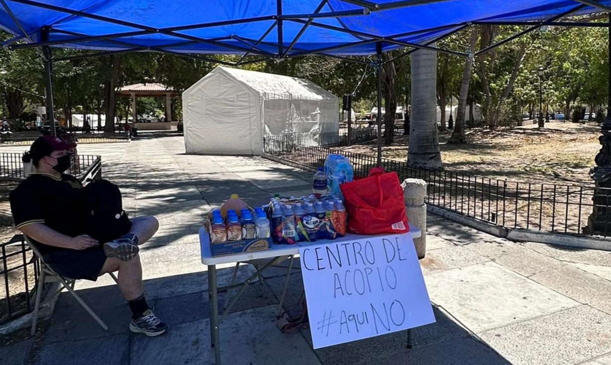 AHOME ACOPIO RESISTENCIA 04 JUNIO Colectivos ambientalistas y ciudadanos abrieron un centro de recaudación en la Plazuela 27 de Septiembre con el objetivo de dotar de provisiones básicas a los pescadores, prestadores de servicios y pueblos originarios instalados en el puerto.