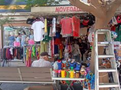 Reportan comerciantes de Los Mochis ventas bajas y fuerte impacto por altas tarifas de luz La propietaria de un negocio en el centro de la ciudad, señaló que a pesar de la temporada de graduaciones y los festejos del Día del Padre, las ventas se mantienen entre un 20 y 30 por ciento por debajo de los niveles registrados en años anteriores.