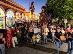 Anuncian edición especial de “Sones y Callejones” por el 462 aniversario de la fundación Con la participación musical de la Mochiteca Banda Versátil, esta iniciativa del sector privado busca consolidarse de manera periódica en el Pueblo Mágico para enriquecer la cartelera de los festejos históricos, incentivar la convivencia comunitaria y reactivar el comercio local.