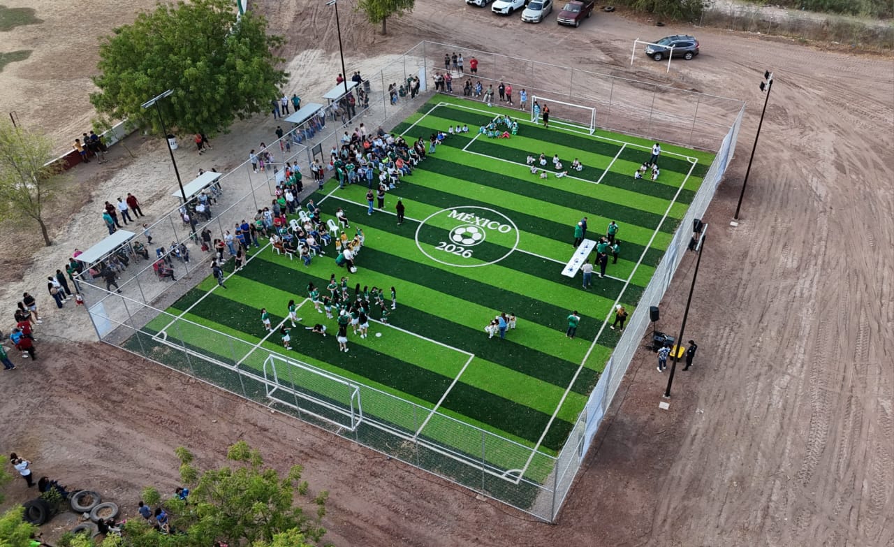 JJR CANCHA 12 JUNIO La alcaldesa Evangelina Llanes Carreón y representantes de la SEDATU abrieron este nuevo espacio en la Unidad Deportiva de la colonia Colosio para impulsar la cultura física.