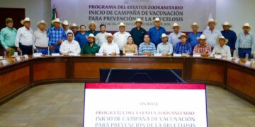 El Gobierno Estatal puso en marcha la campaña sanitaria 2026 buscando inmunizar a 50 mil cabezas de ganado. La gobernadora urge a los productores comprometerse con el barrido sanitario para alcanzar estándares internacionales de exportación.
