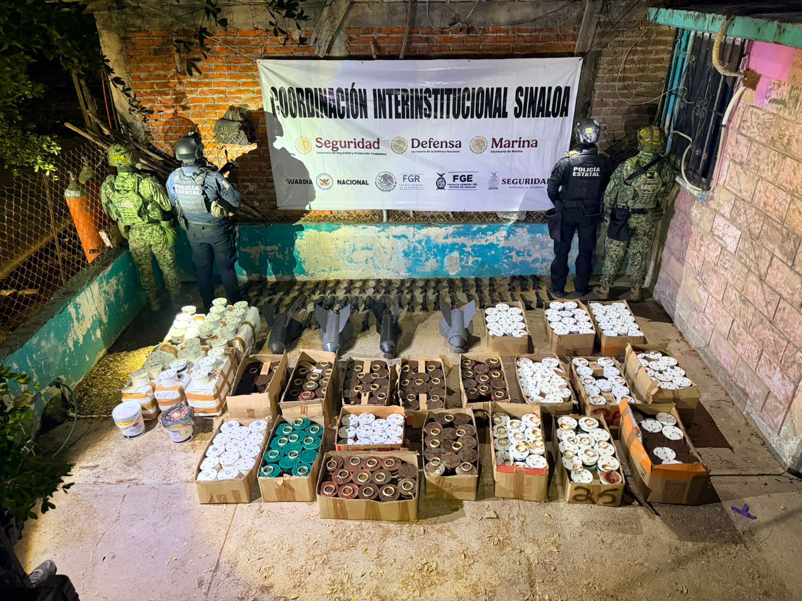 SINALOA SEGURIDAD 08 JUNIO El material bélico quedó a disposición del Ministerio Público Federal para las investigaciones correspondientes.
