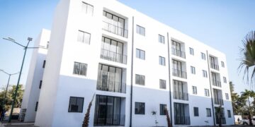 Con más de 11 mil inmuebles actualmente en proceso de obra y la generación de 420 mil empleos, el programa ya entregó sus primeros 40 patrimonios listos en el desarrollo “Nuevo Horizonte” de la ciudad de Los Mochis.