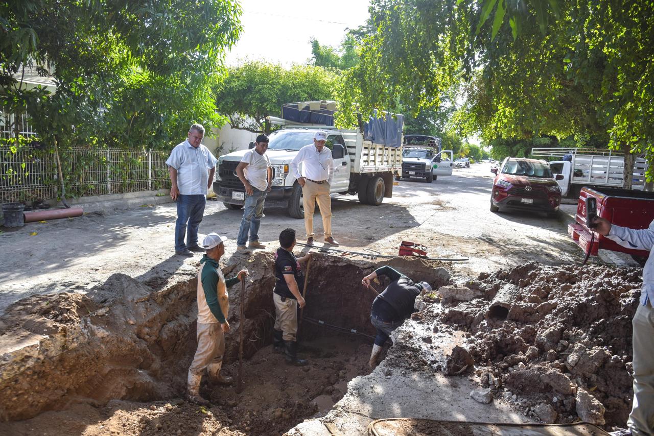 Atienden socavones y problemas de drenaje con casi 5 años sin resolverse en Ahome